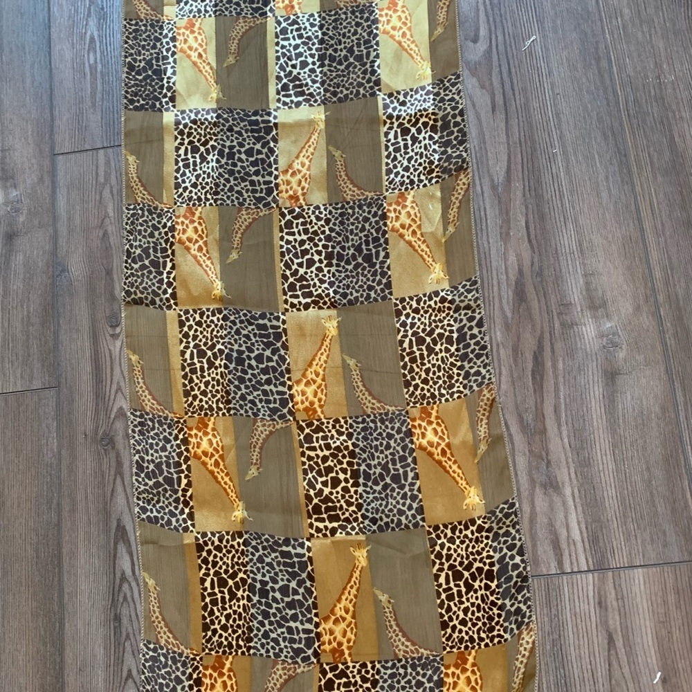 Scarf - Picture 4 of 6
